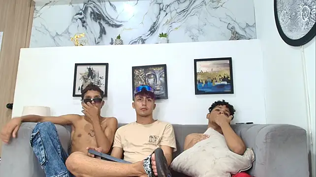 Show modela AVENGER_BOYS2026 na web-kameri