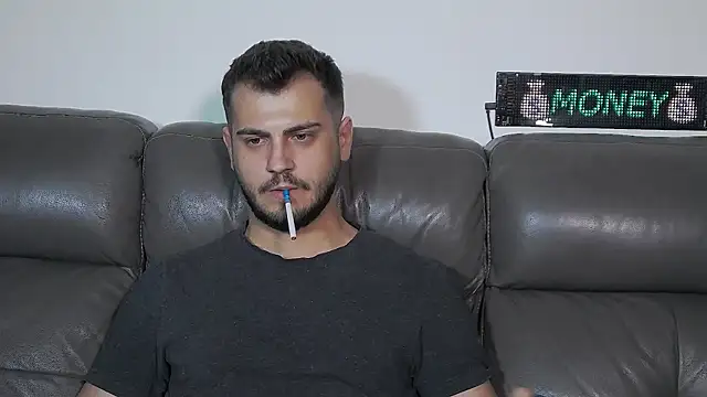 دردشة CrazyDom1 الجنسية المباشرة