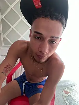 friends_lust_latinn Webbikameraesitys