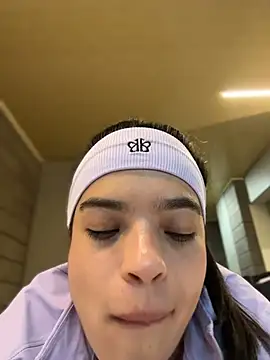 צ'אט XXX בשידור חי של JuanitaMore01