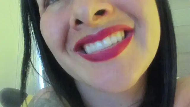 queen_fetish Adlı Modelin Canlı XXX Sohbeti