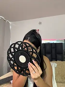 Camila_sanchez25 Adlı Modelin Canlı XXX Sohbeti