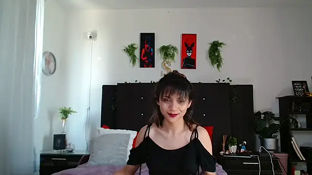 SKARLETEEN live XXX chat