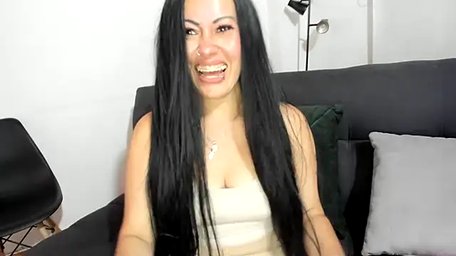 Tania_matureのライブXXXチャット