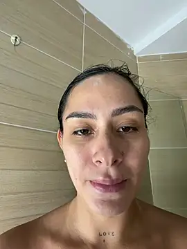 צ'אט XXX בשידור חי של MoraFit_
