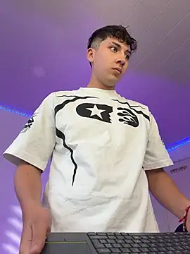 OLIVER_K Adlı Modelin Canlı XXX Sohbeti