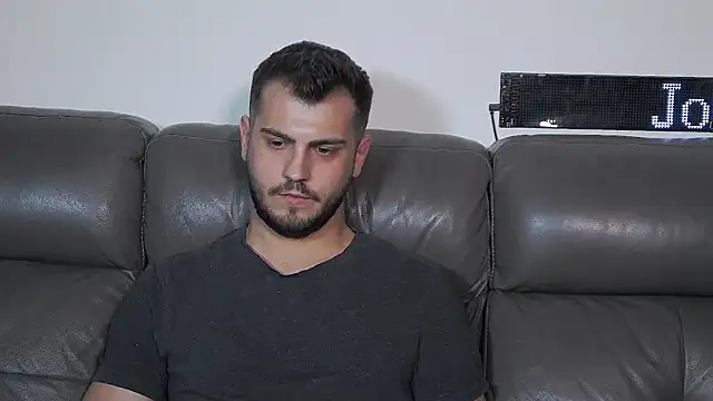 צ'אט XXX בשידור חי של CrazyDom1