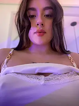 cute__cherry_'s Live XXX Chat