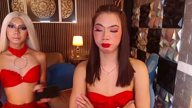 Chat +18 de AudreyMilesTrans ao vivo