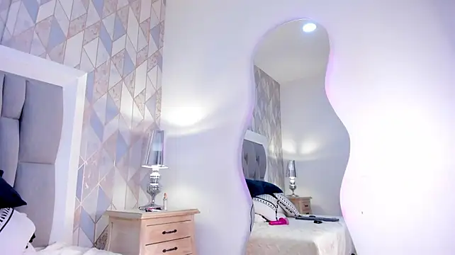 amythyst_violetn Live XXX chat