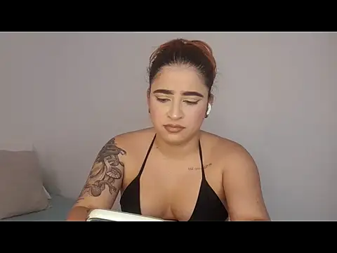 MartinaConnorr's Live XXX Chat