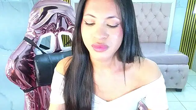 clara_evanss_s 现场XXX聊天