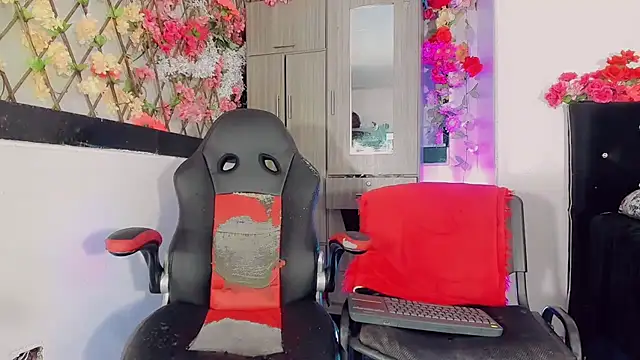 Thiara_veky_'s Webcam Show