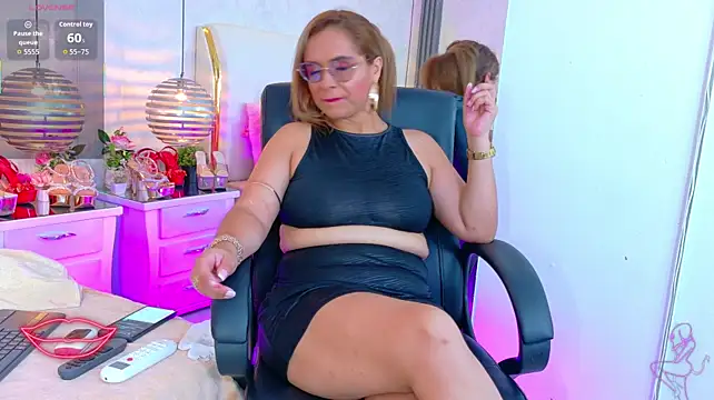 MarilynVega1's Live XXX Chat