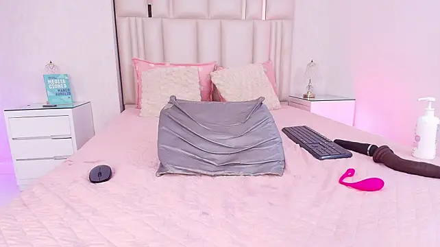Онлайн чат XXX alanarose18
