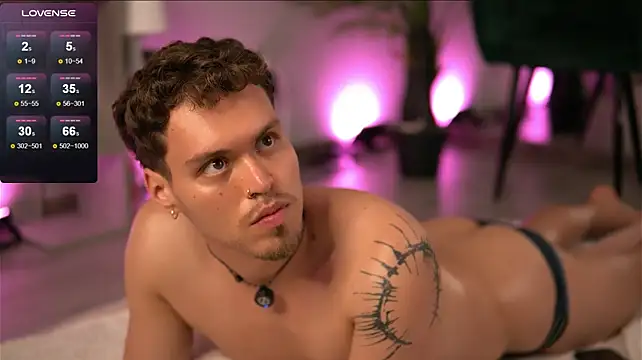 XXX chat uživo modela CurlyStarX