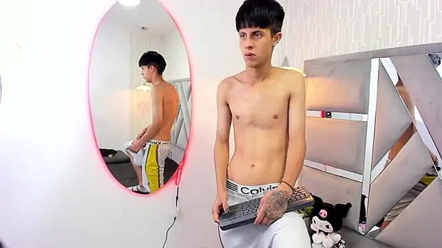 แชท XXX สดของ MikeHunteer