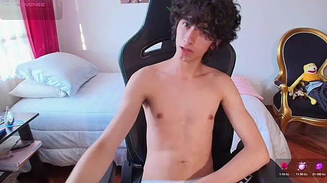 Nude_Boy18 在線直播表演