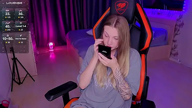 BiMolly Chat XXX live