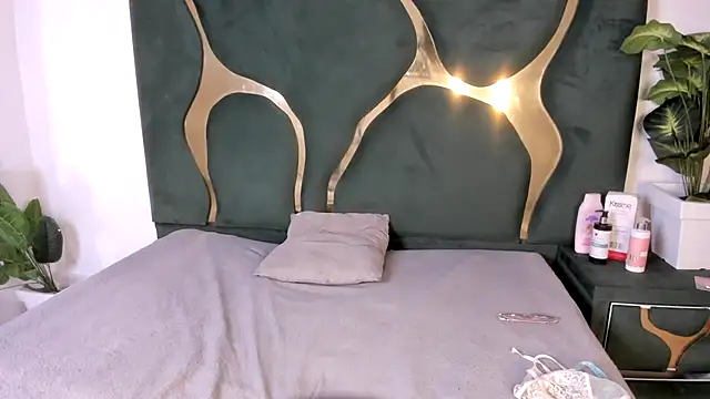 sharithasm Adlı Modelin Canlı XXX Sohbeti