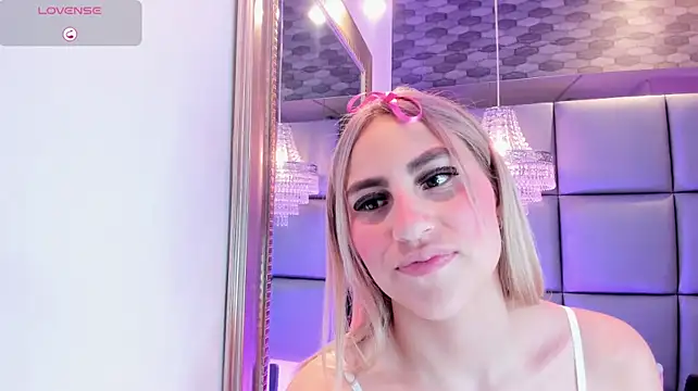 Foxxy__Rhenna18 Adlı Modelin Canlı XXX Sohbeti