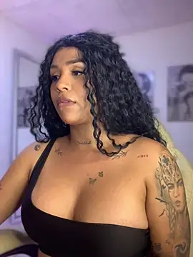 Show modela tinalove7 na web-kameri