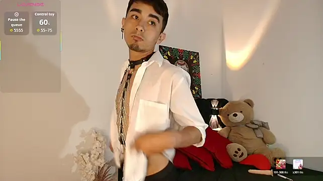 Show modela stephanejones na web-kameri