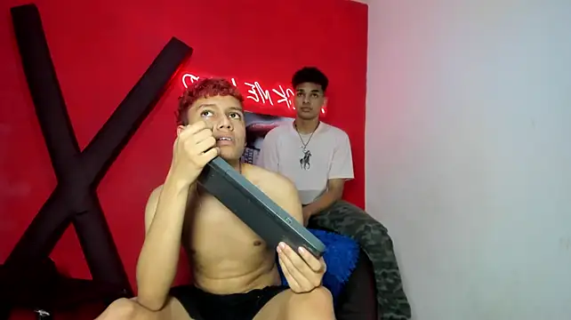 XXX chat uživo modela LOVE_KING1