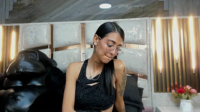 XXX chat uživo modela KarlaSlutSkinny__
