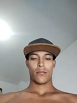 Demiansteven2 即時 XXX 聊天