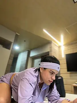 JuanitaMore01 Adlı Modelin Canlı XXX Sohbeti