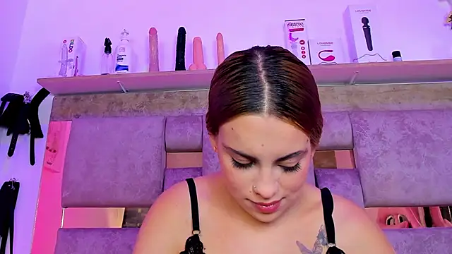 Natasha-Adams' Live XXX Chat