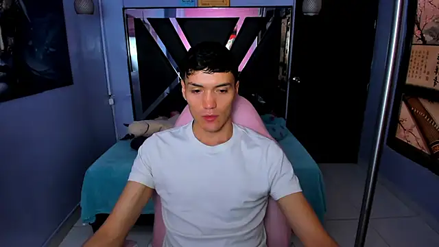 Show modela Aron_Darkx na web-kameri