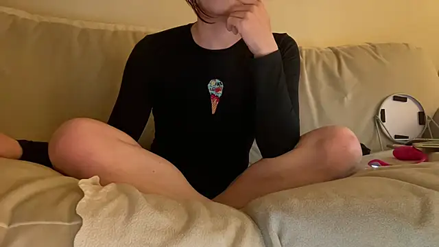 18yoteenvirgin's Live XXX Chat