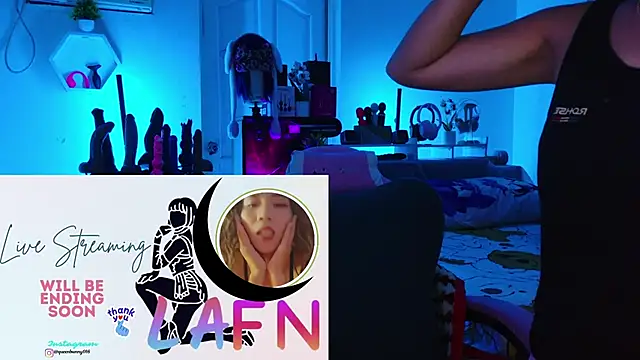 25sweetlilbunny Webcam show