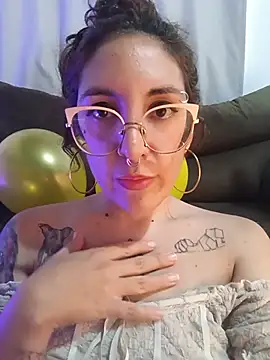 XXX chat uživo modela Melinerd