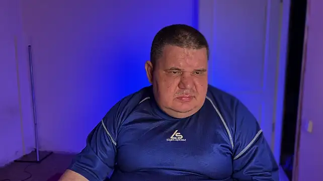 chubby_daddy live XXX chat