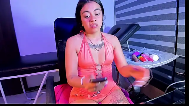 Chat XXX Live CharlotePetite_