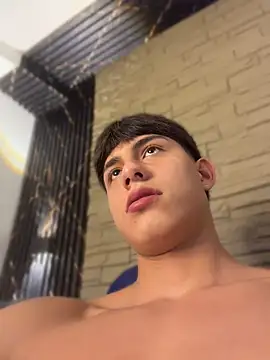 Lander_Cruz Live XXX-Chat