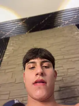Lander_Cruz's Live XXX Chat