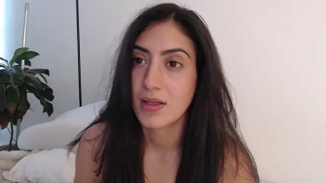 MIYESSI Live XXX-chat
