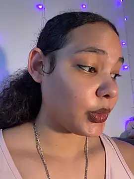tastylolaaa 网络视讯表演