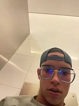 Andres_boy252 Live XXX-chat