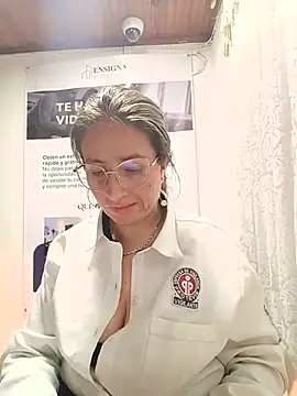 Valentina--1 Live XXX Chat