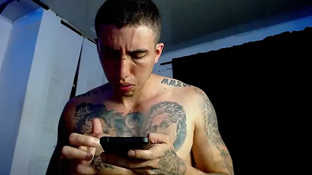 Chat +18 de Adam_Hudsond ao vivo
