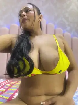 sofia_xxx02 élő XXX-chatje