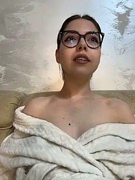 KaylaLewyss Chat XXX live