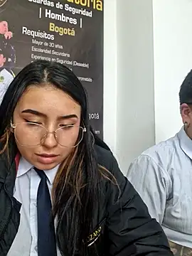 Chat +18 de Angela__05 ao vivo