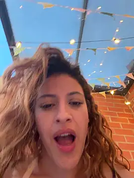 צ'אט XXX בשידור חי של alana15