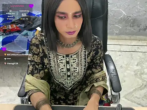 LuvLayla Chat XXX live